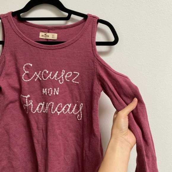 Hollister Thermal Embroidered Cold Shoulder Top XS - Picture 1 of 5